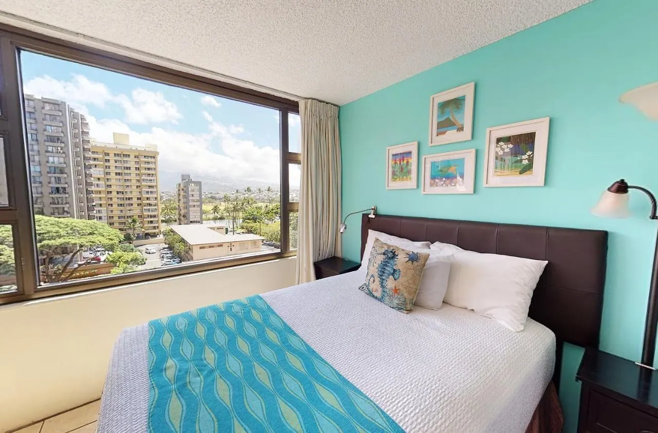 Deluxe Condo Near Waikiki Beach - Free Parking Honolulu USA