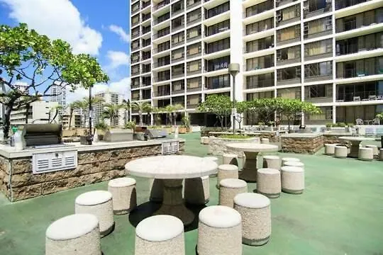 Deluxe Condo Near Waikiki Beach - Free Parking Honolulu USA