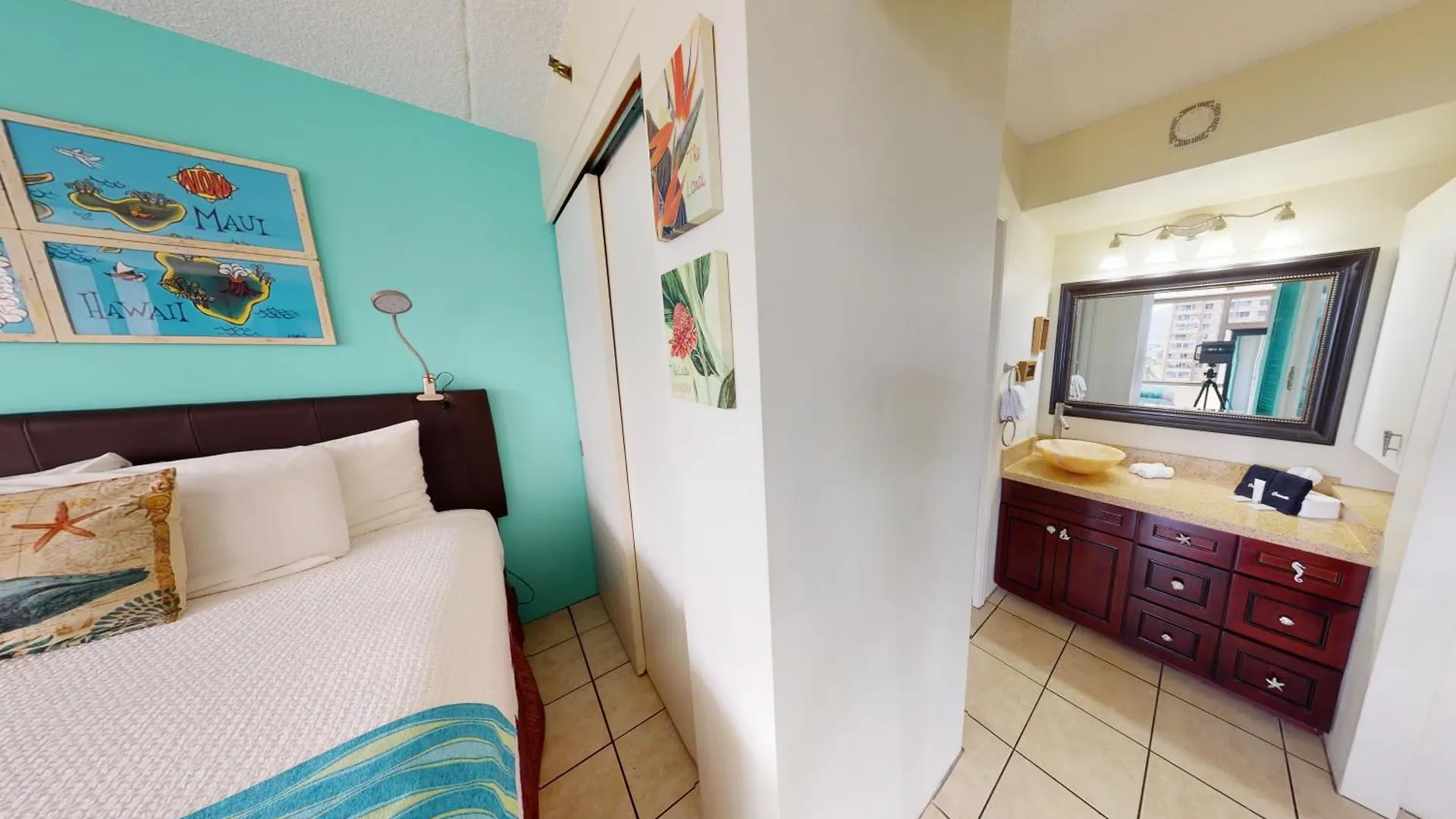 Deluxe Condo Near Waikiki Beach - Free Parking Honolulu USA